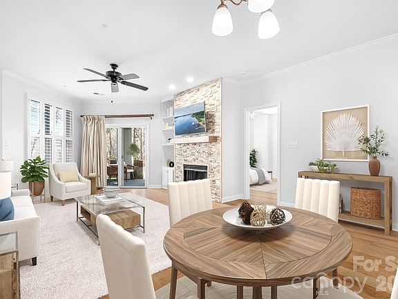 5th image of 714 Northeast Dr Unit 52