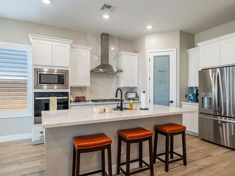 1725 E Questa Dr — Photo 9