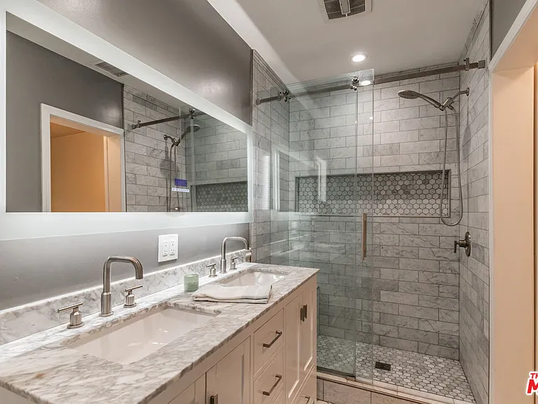 1500 Fairfield St — Photo 17