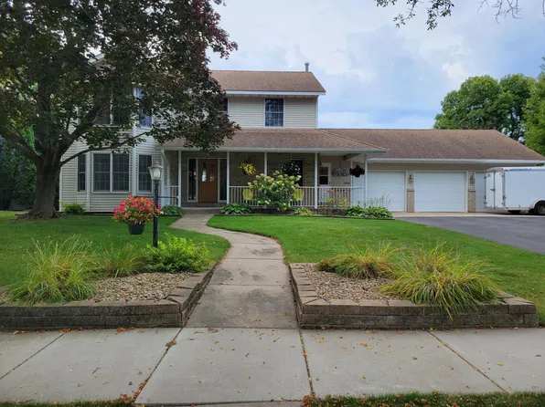 2547 Colony Cir, Saint Cloud, MN 56303