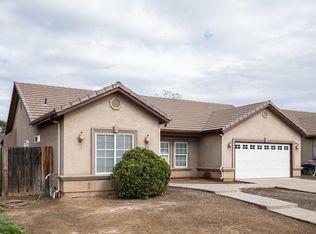 1847 E Lauren Avenue, Dinuba, CA 93618