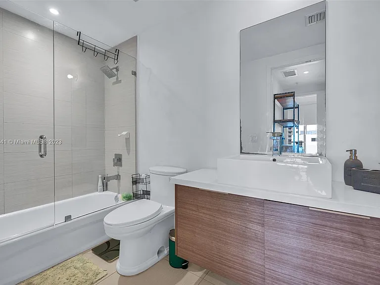 1010 SW 2nd Ave #1107 — Photo 10