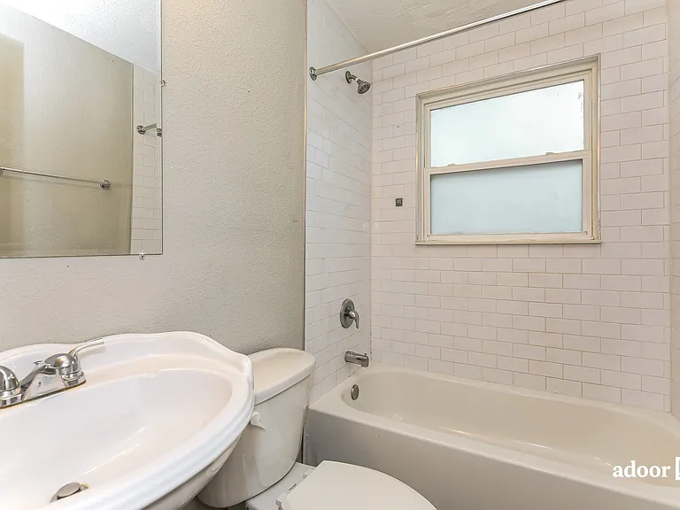 6768 Miss Muffet Ln N — Photo 8