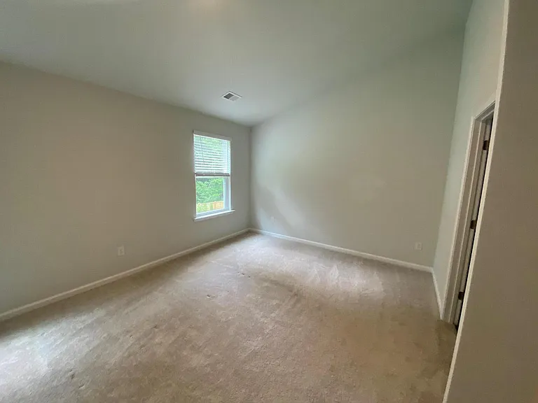 135 E Sunrise Ln — Photo 11