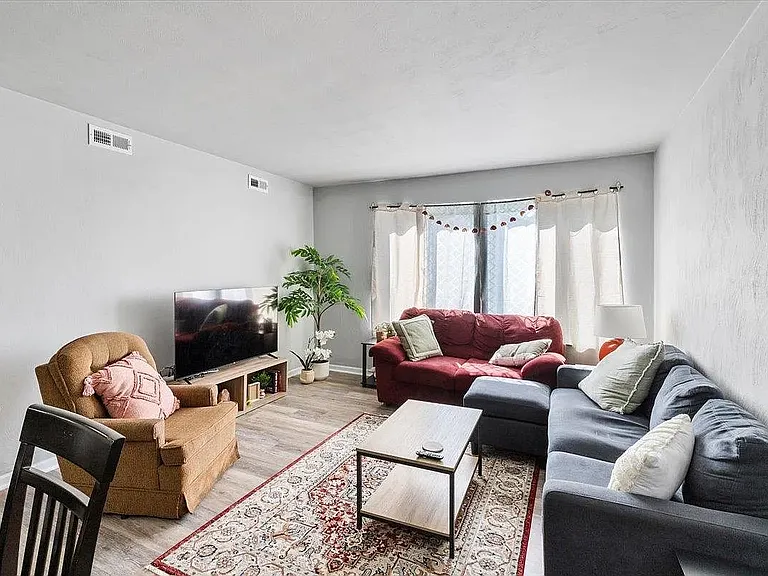 1780 Liberty Ln #C32 — Photo 4