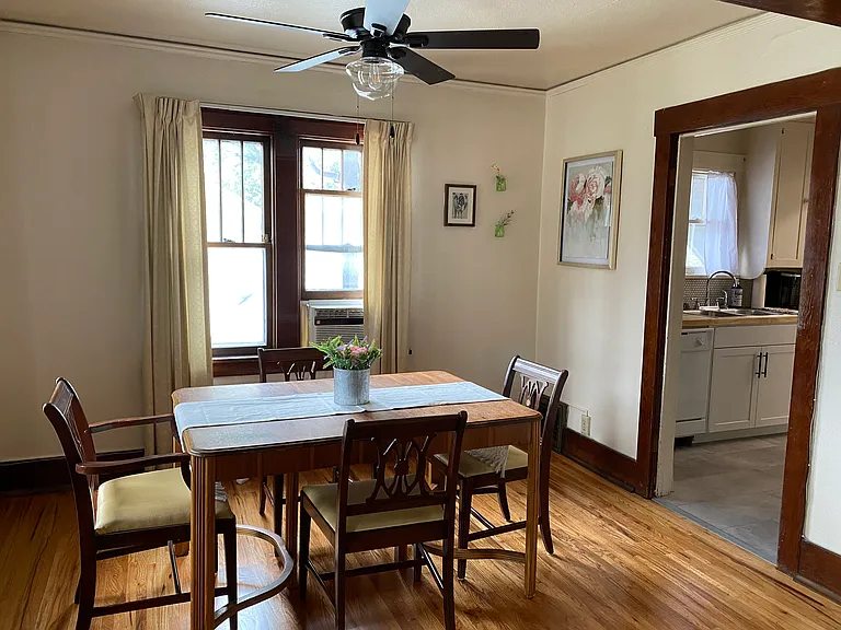 306 E 27th St #3 — Photo 16