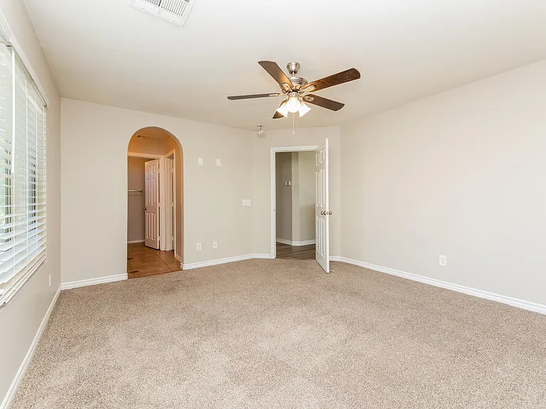 5305 Santa Fe Heights St — Photo 9