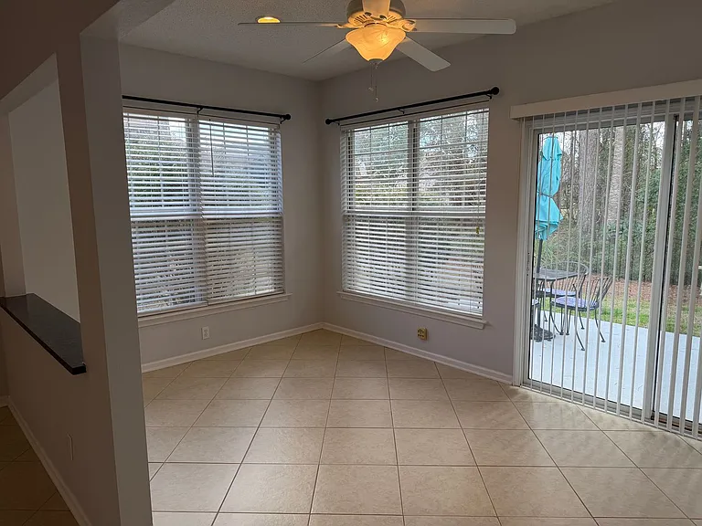 28 Darby Creek Ct — Photo 11