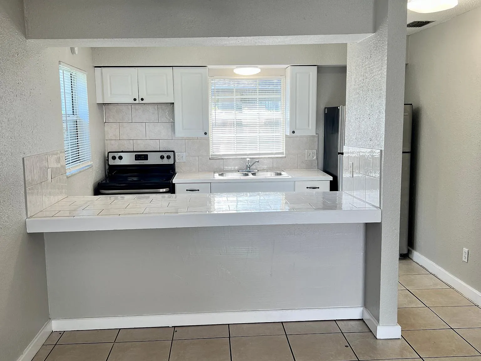 2 bed, 800 sqft, $1,500 — Photo 4