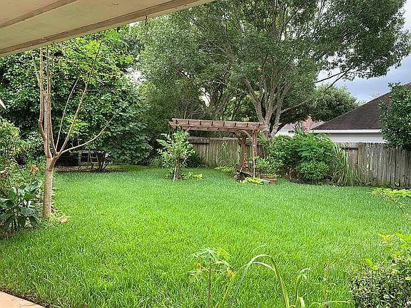 4th image of 4214 Willow Bank Dr