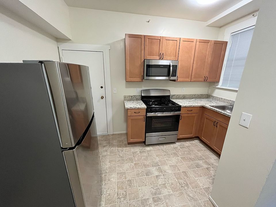 1st image of 1040 Steiner St #A