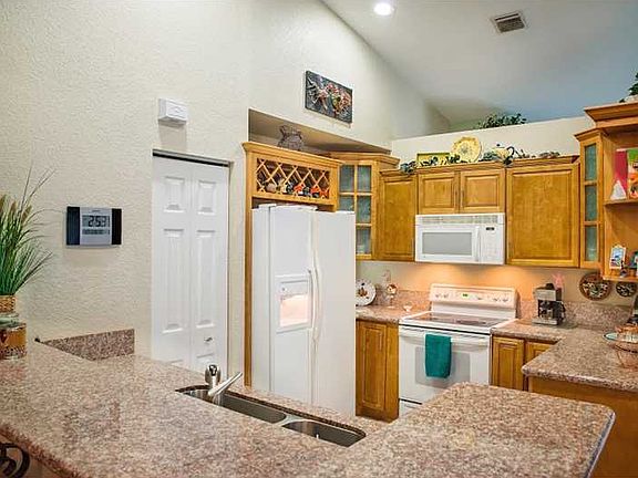 5th image of 1230 Canary Island Dr