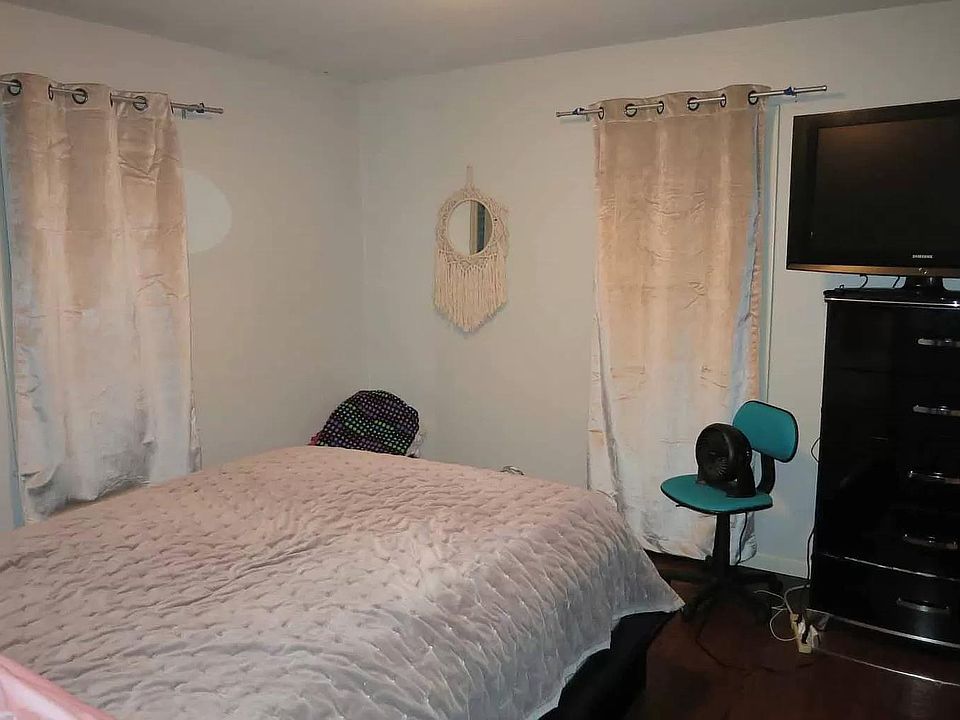 2nd image of 7802 Newton St #2