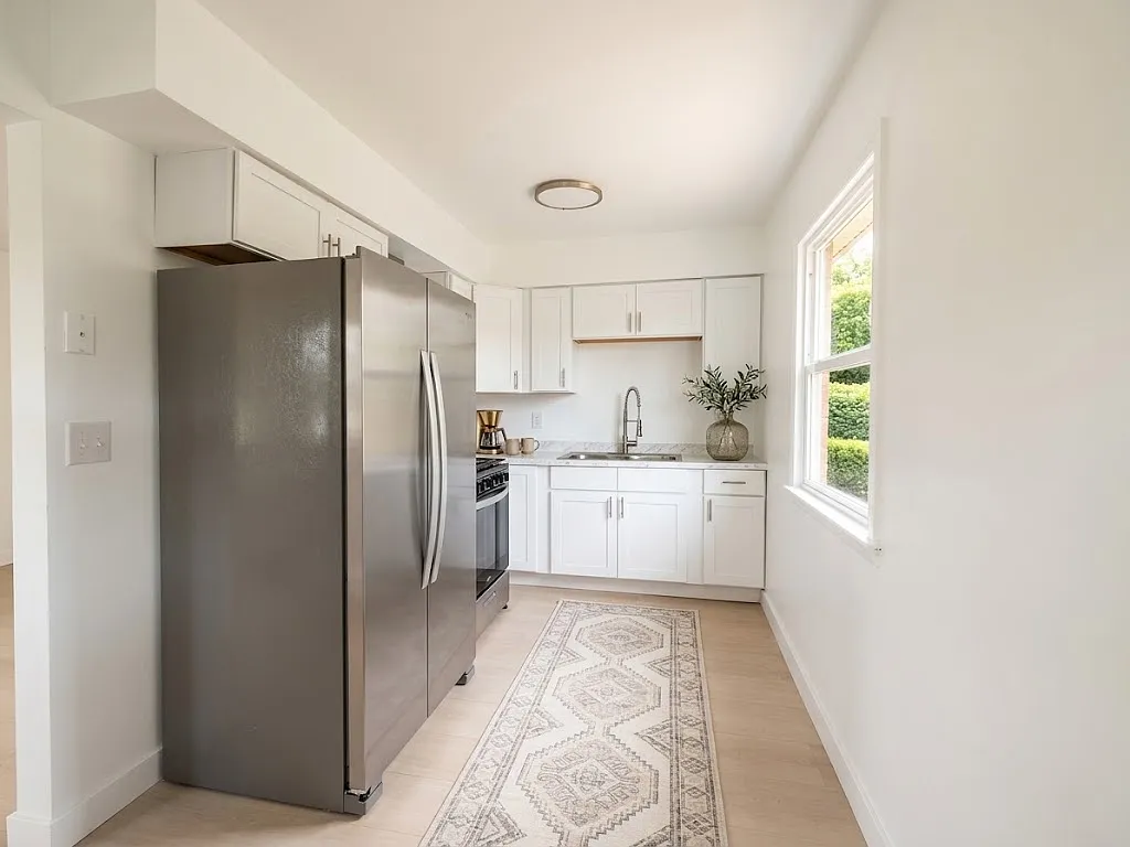 2 bed, 1000 sqft, $1,350 — Photo 1