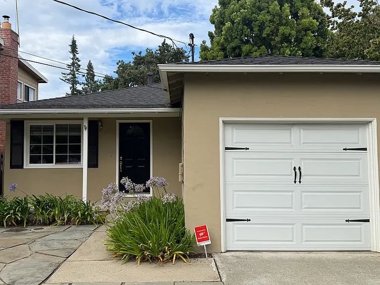 360 Rutherford Ave — Photo 2