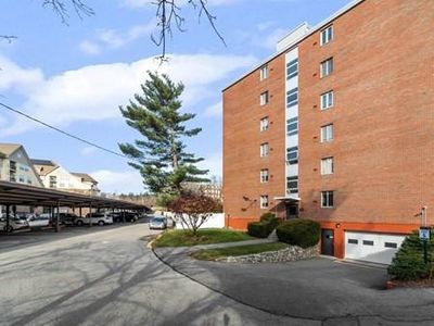2 Hammond Pond Pkwy APT 305, Newton, MA, 02467