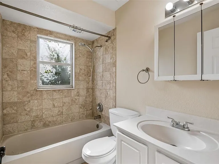 7769 Barberry Dr — Photo 18
