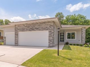6426 NE 8th Ct, Des Moines, IA 50313