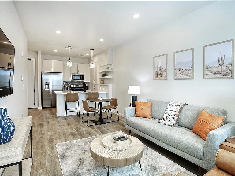 Evara Living — Photo 12