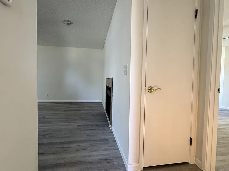 850 S River Dr — Photo 41