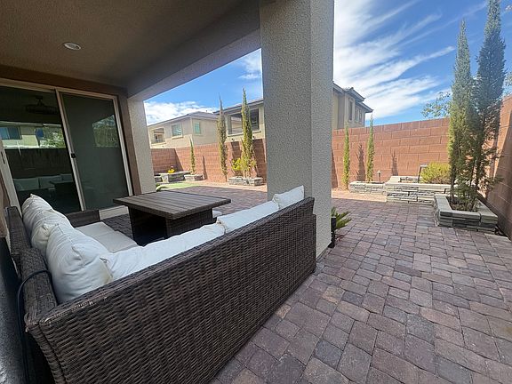 5th image of 9702 Sapphire Rim Ave