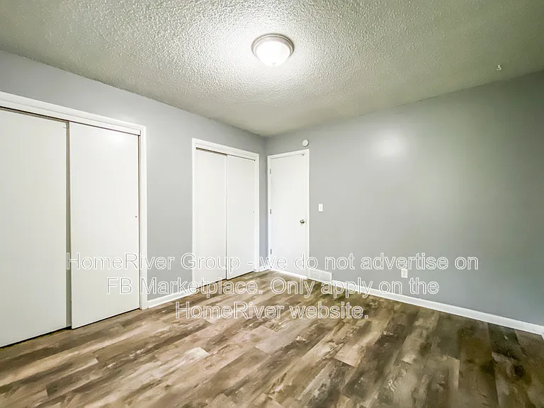 4344 Parallel Pkwy — Photo 12