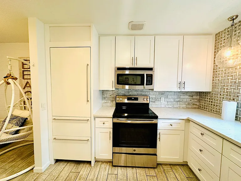 1 and 2 Bedrooms Great Location with Community Pool and Onsite Laundry! 1/2 of Mile from U of A — Photo 50