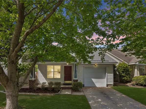 297 Town Pointe Way, Newport News, VA 23601