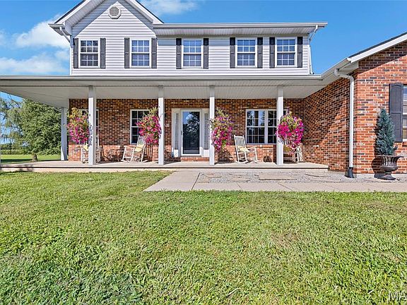 4th image of 983 White Oak Dr