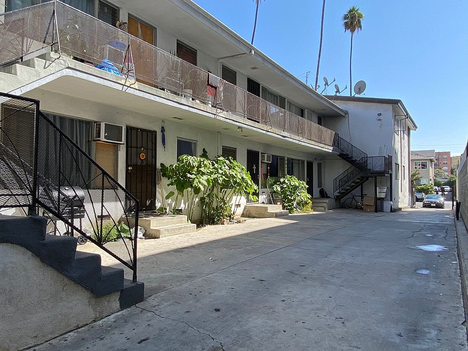 1st image of 515 S Manhattan Pl #10561451