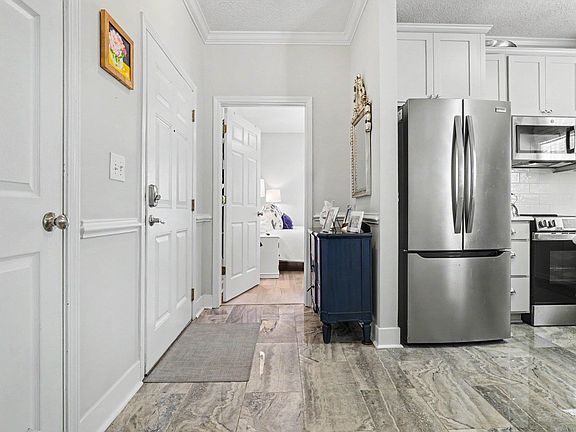 4th image of 6203 Catalina Dr. #1211