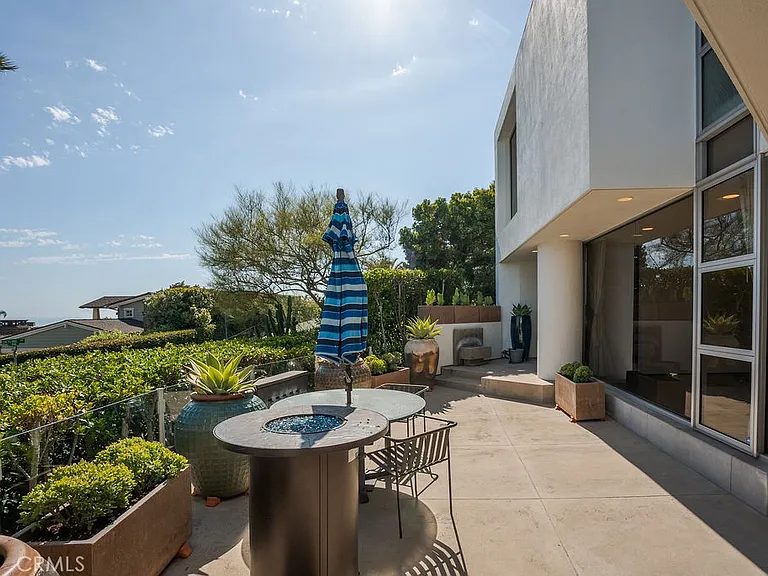 920 Skyline Dr — Photo 30