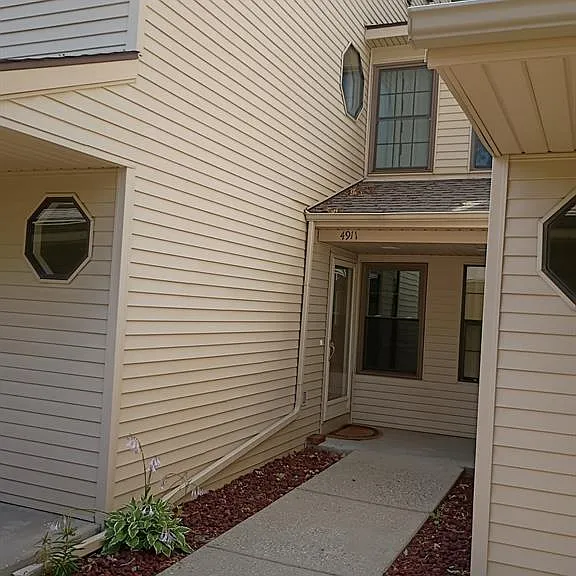 4911 Oak Hill Dr #3 — Photo 1