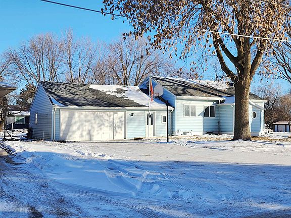 2nd image of 702 Beech St