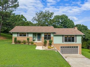 911 Hillcrest Dr, Greenwood, AR 72936