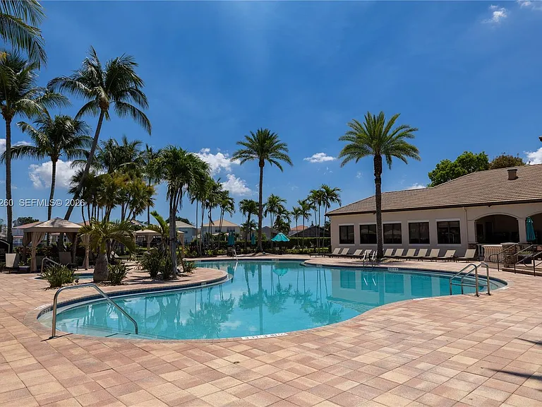 8904 Maple Hill Ct — Photo 45