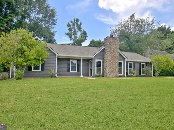 110 Chesterfield Ct, Fayetteville, GA 30214