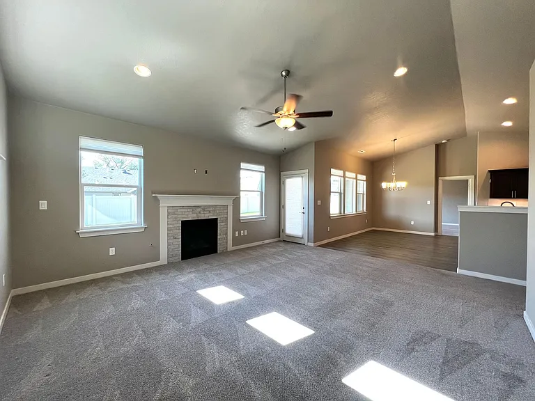 6112 Cottonwood Loop — Photo 11