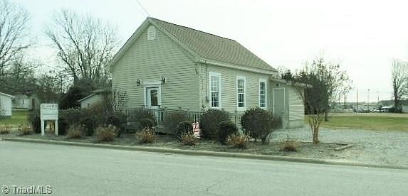 1st image of 316 Nelson St
