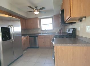 3493 Fox Hill Rd, Aurora, IL 60504