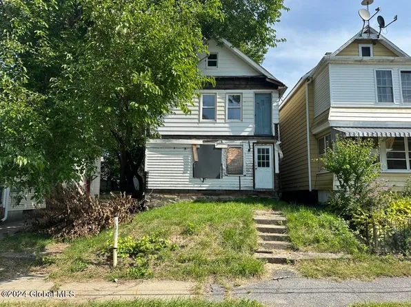 935 Davis Terrace, Schenectady, NY 12303