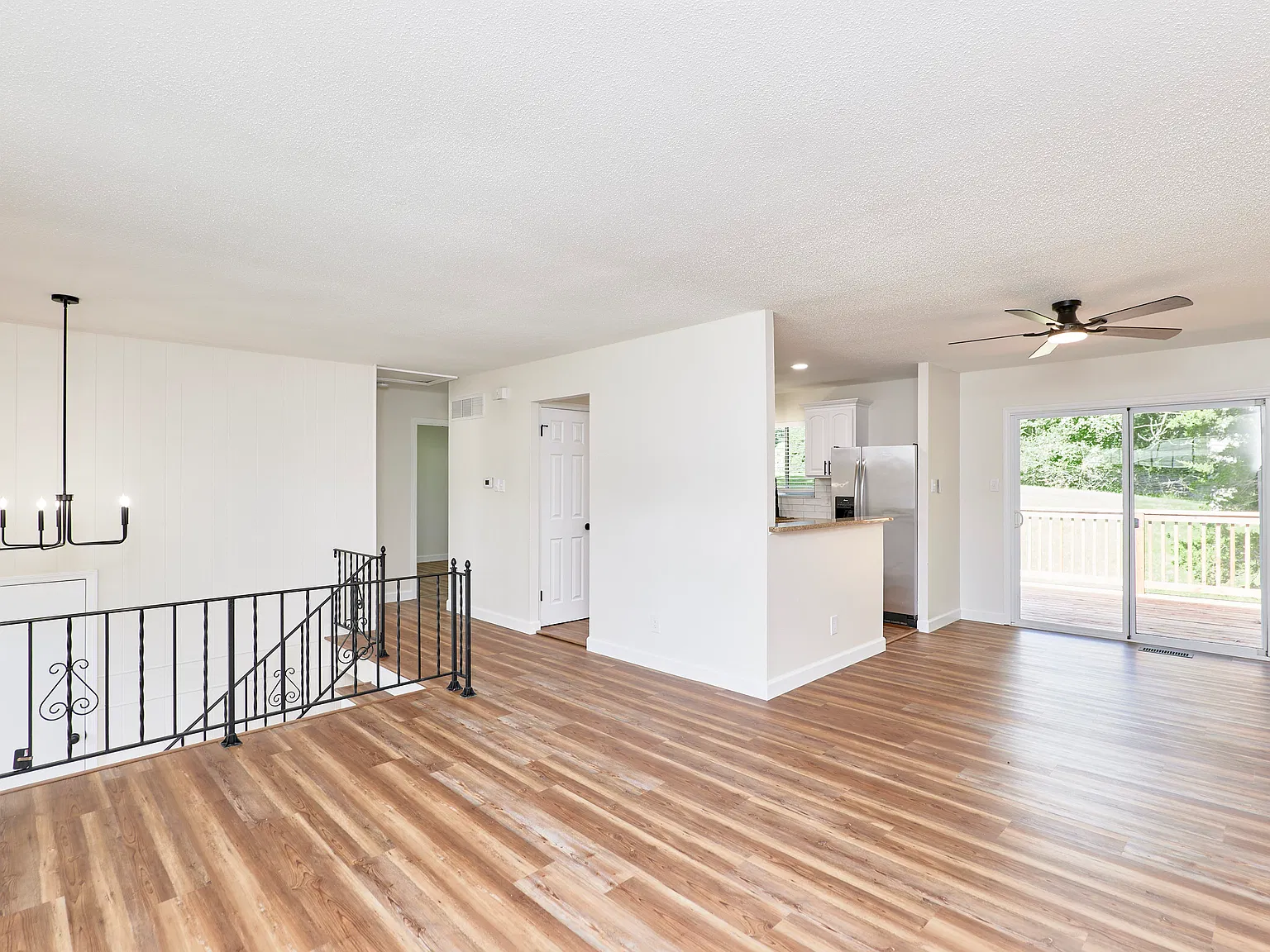 4 bed, 1644 sqft, $2,600 — Photo 2