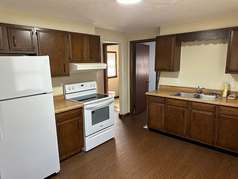 1041 High St #B — Photo 3