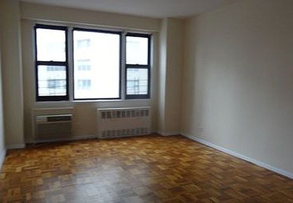 4th image of 12360 83rd Ave APT 2T
