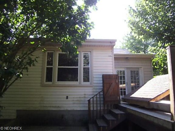 4th image of 1185 Iroquois Ave