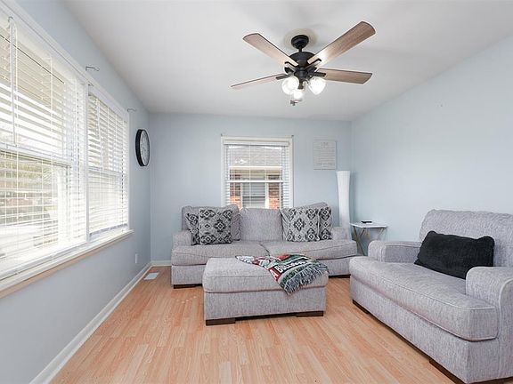 4th image of 3141 Allen St