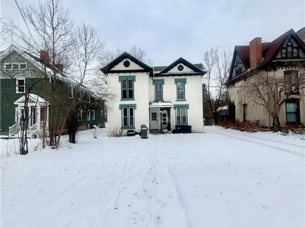 11 Elizabeth St, Auburn, NY 13021