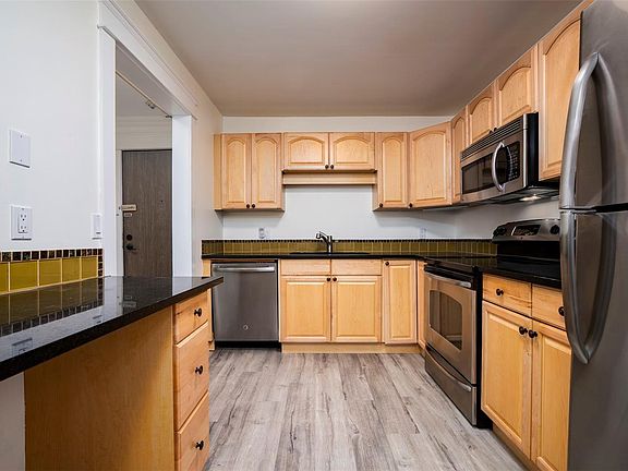 3rd image of 3108 Barons Rd #308