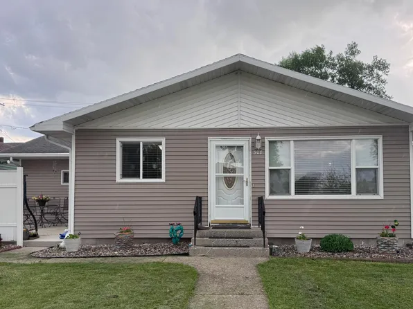 308 Oak St, Lisbon, ND 58054