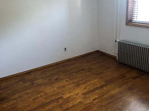 4th image of 45 Saint Stephens Pl